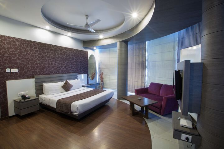 Room 9 of 40