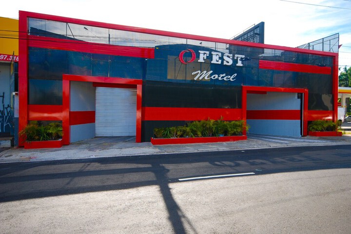 Motel Fest - Adults Only