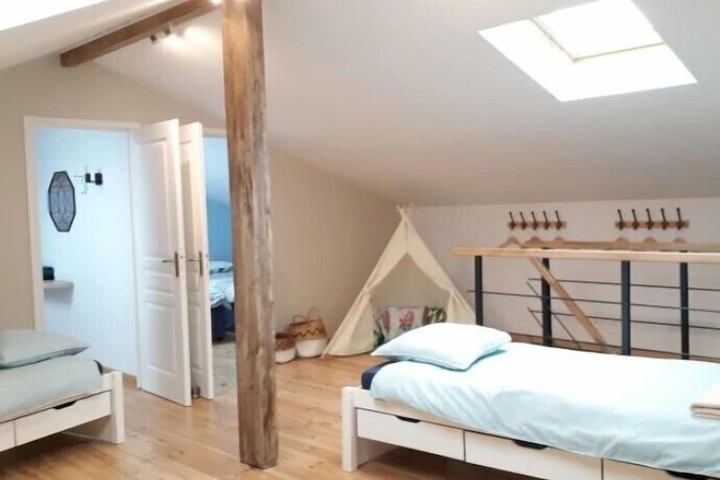 Room 2 of 41