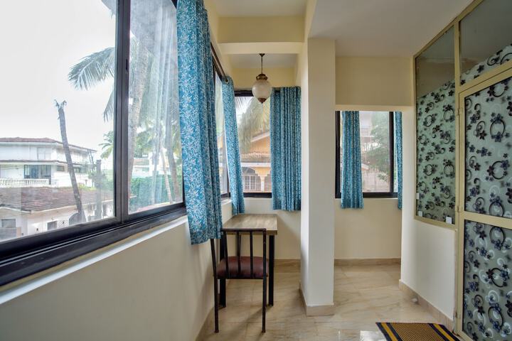 Room 12 of 28