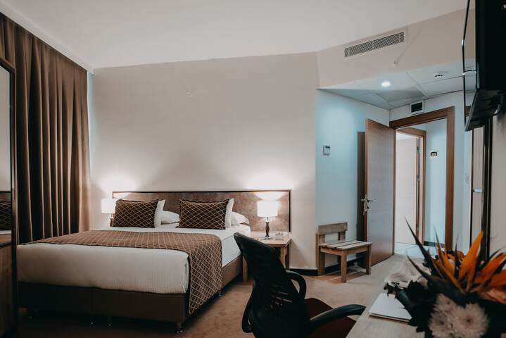 Room 16 of 60
