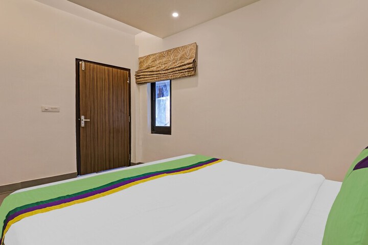 Room 8 of 36