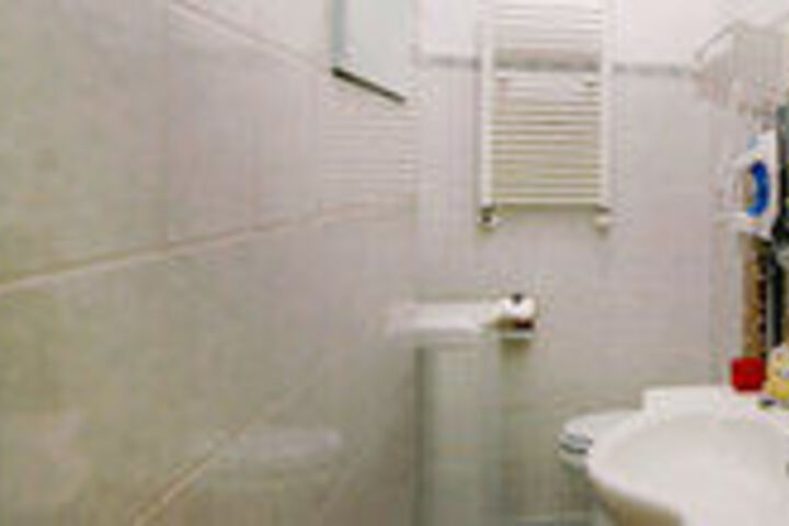 Room 4 of 14