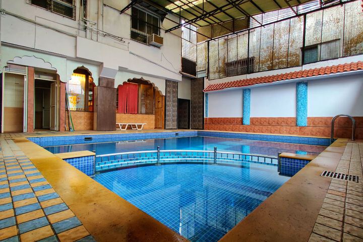 Pool 66 of 125