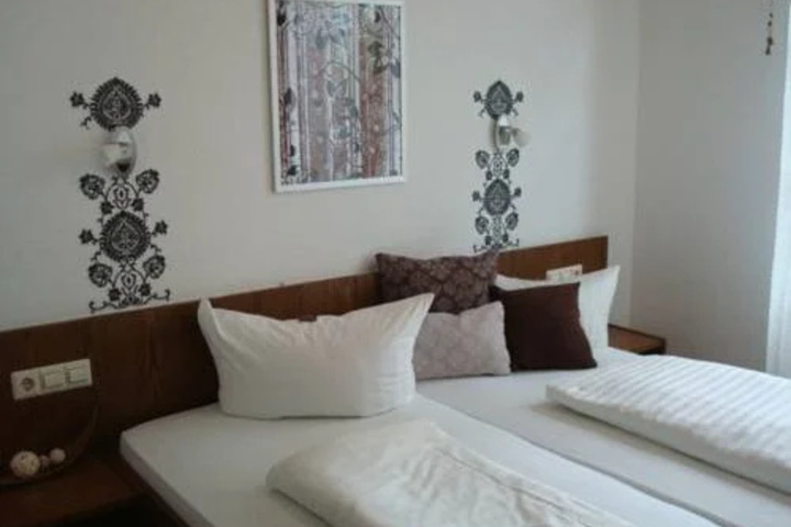 Room 3 of 5