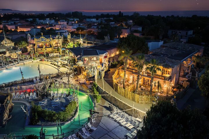 Hotel Pirates World