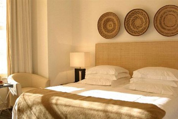 Room 9 of 20