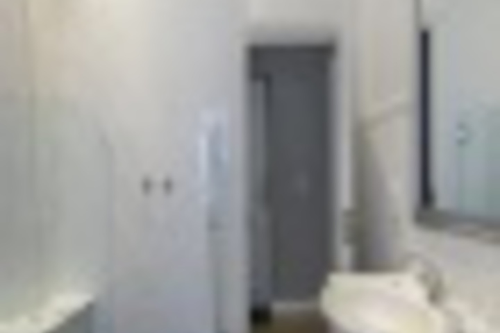 Room 327 of 432