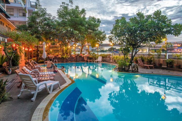 Pool 44 of 58