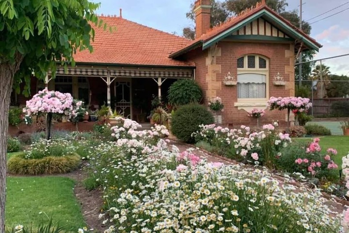 Hotel Exterior 31 of 35