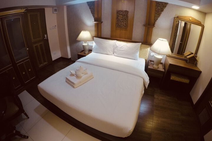 Room 19 of 77
