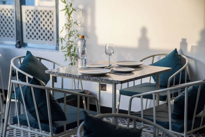 Dining 52 of 57