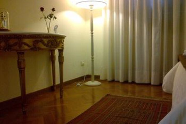 Room 28 of 33
