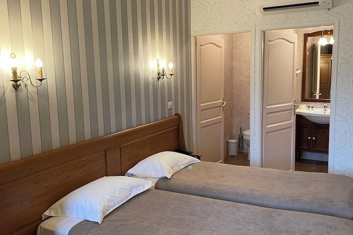 Room 16 of 43
