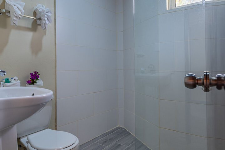 Room 102 of 124