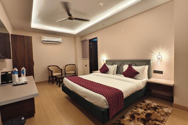 Room 25 of 73