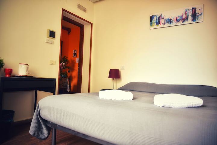 Room 8 of 27