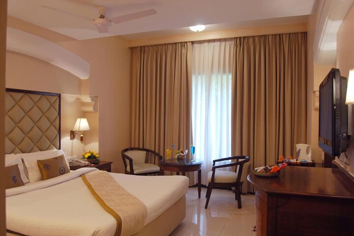 Room 12 of 36