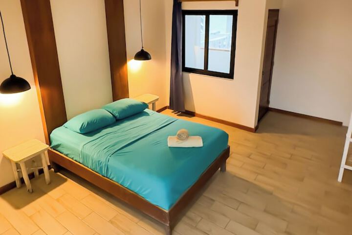 Room 5 of 73