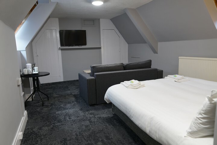 Room 8 of 61
