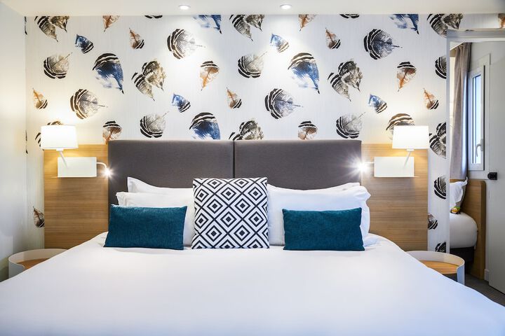 Room 10 of 65
