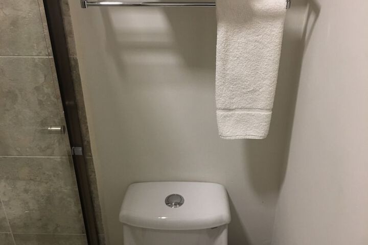 Room 14 of 28