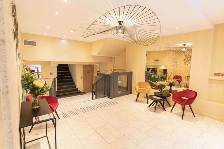 Entrance & Lobby