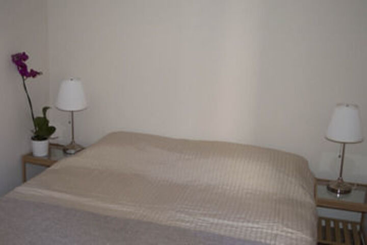 Room 7 of 12