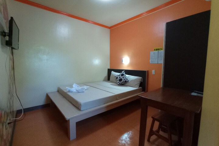 Room 11 of 38