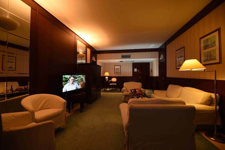 Room 5 of 45