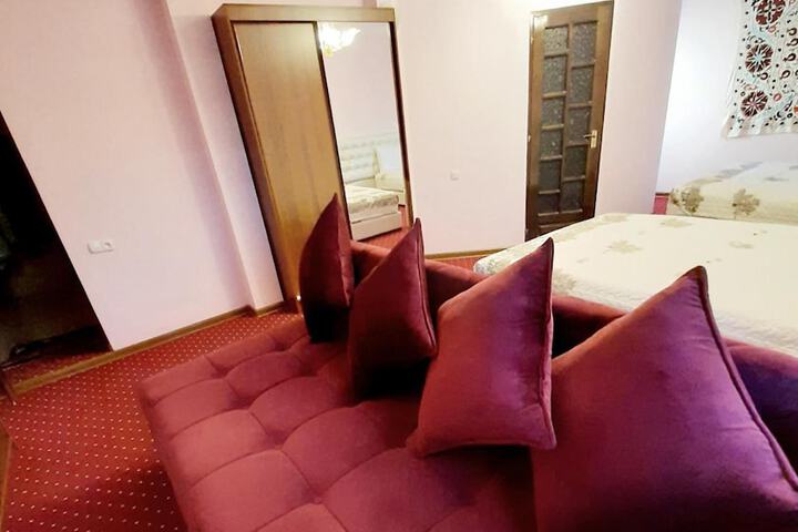 Room 8 of 47