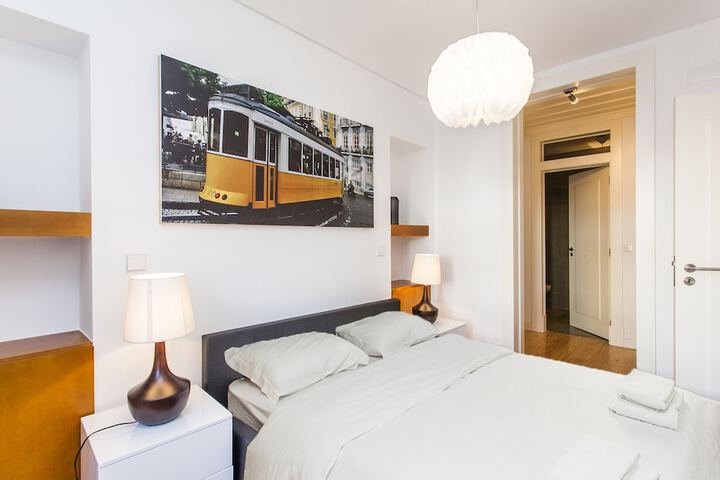 Room 4 of 30