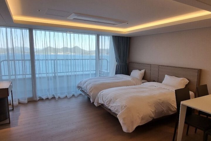 Room 9 of 45