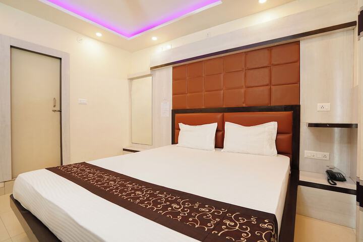 Room 32 of 63