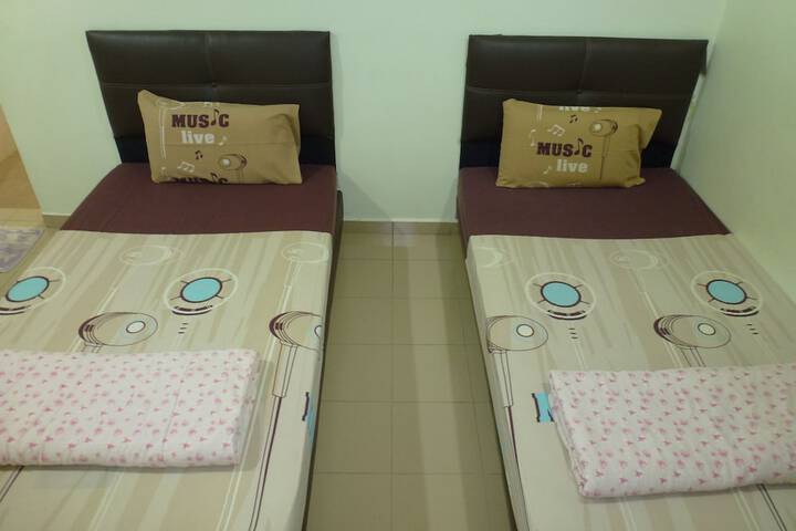 Room 5 of 24