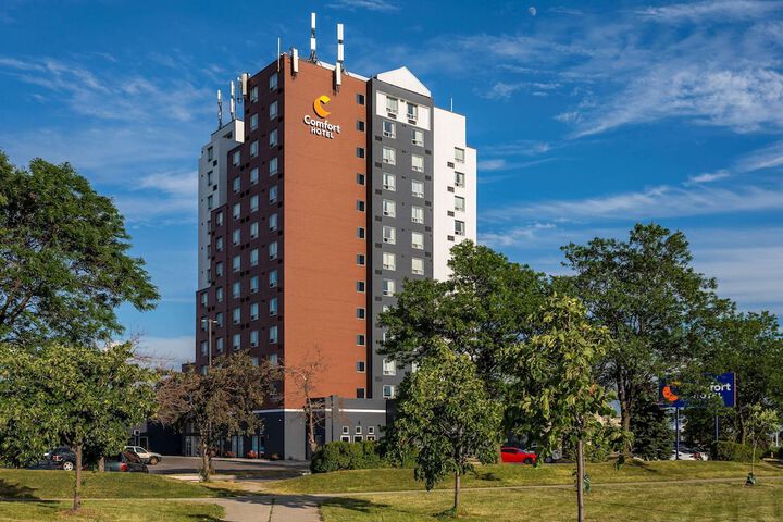 Hotel 11 of 13