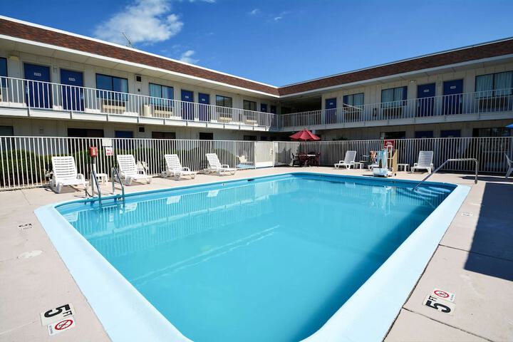 Pool 34 of 51