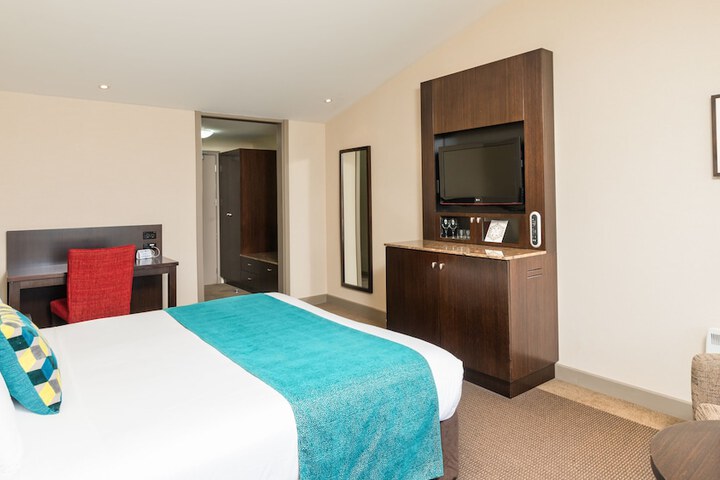 Room 8 of 101