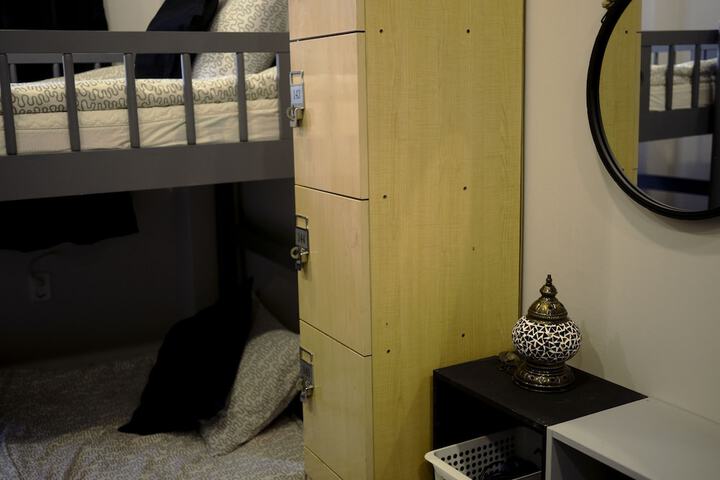 Room 4 of 52