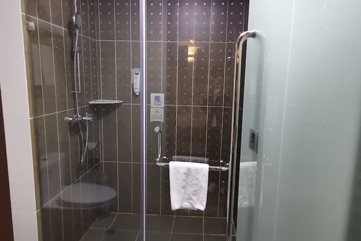 Room 25 of 26