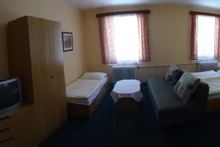 Room 5 of 20