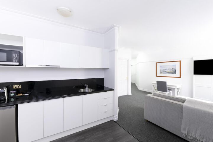 Room 27 of 48