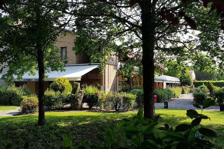 Hotel Exterior 60 of 71