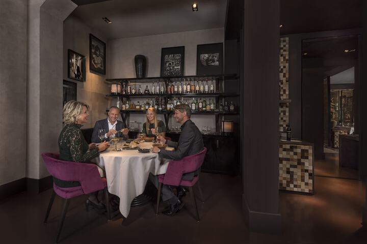 Dining 11 of 26