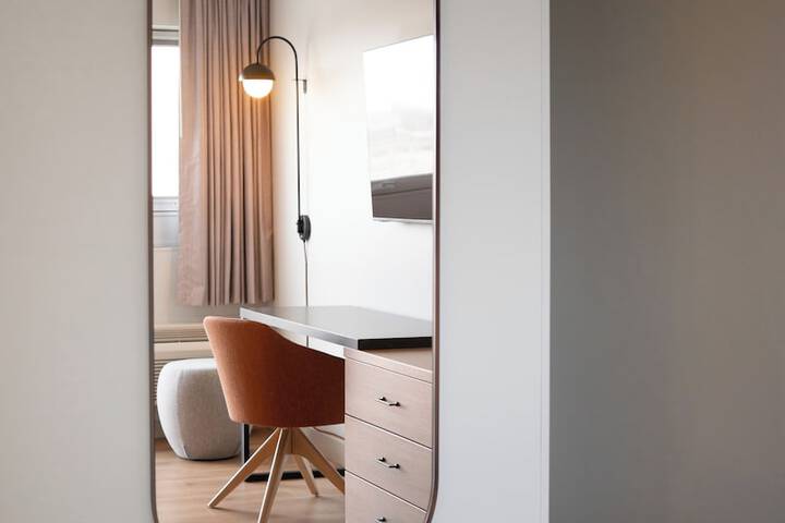 Room 25 of 47