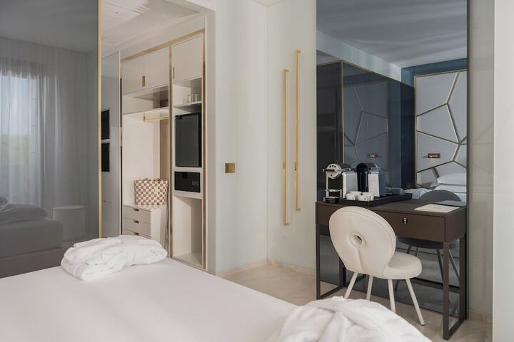 Room 44 of 139