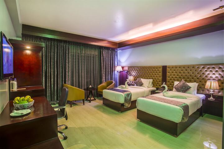 Room 6 of 62