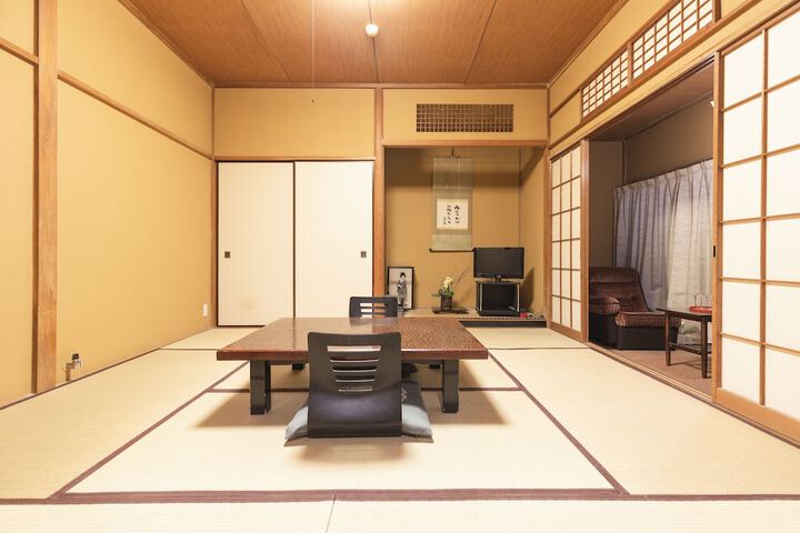 Room 7 of 50