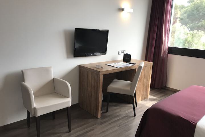 Room 4 of 38