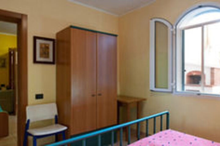 Room 8 of 22